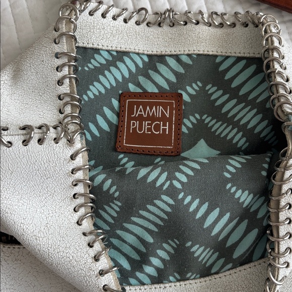 Fun leather and chain link crossbody - Picture 2 of 3